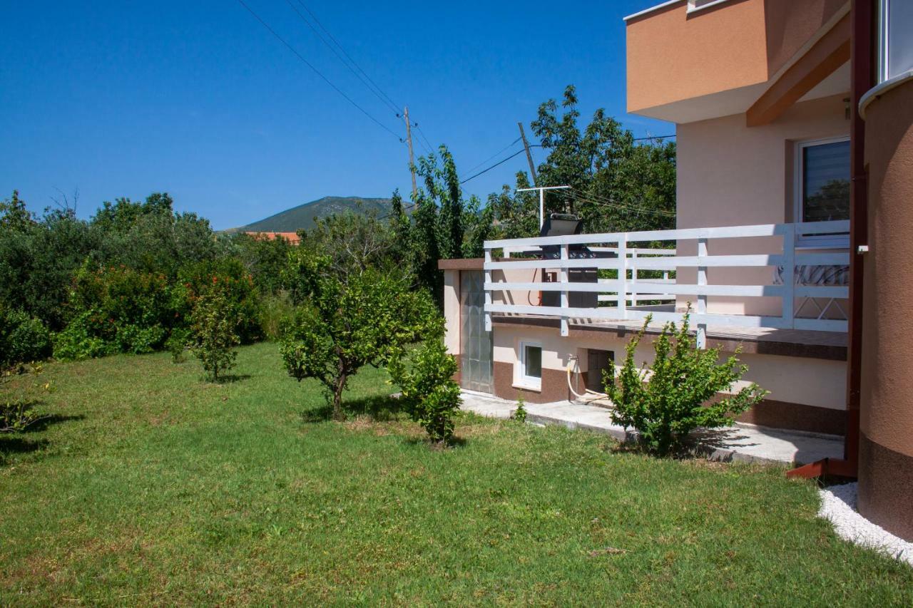 Nadalina Apartment Kastel Stari Luaran gambar