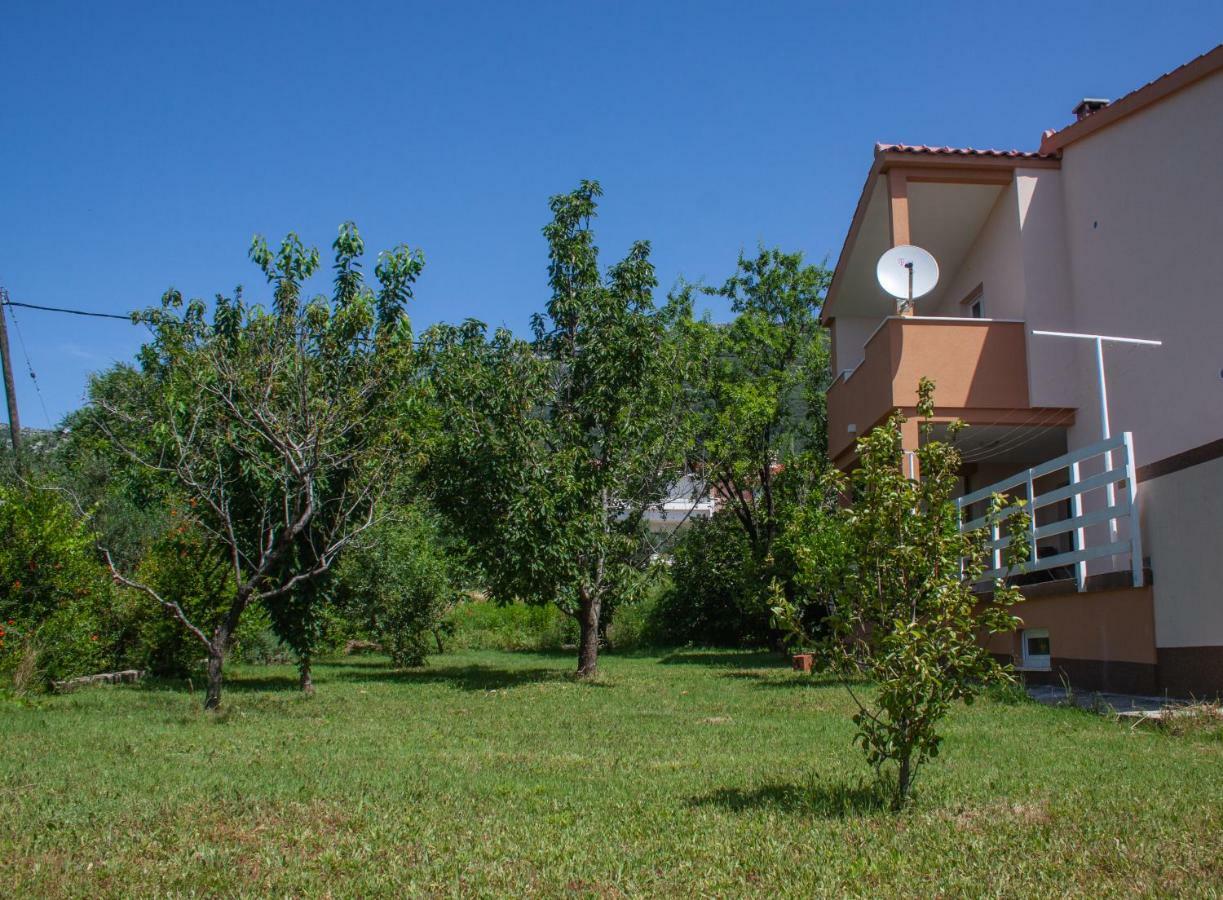 Nadalina Apartment Kastel Stari Luaran gambar